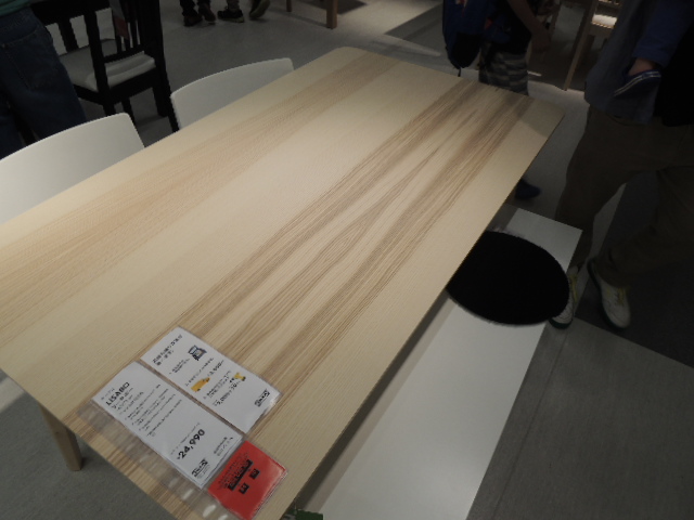 IKEA（イケア）で気になったダイニングテーブル『LISABO（リーサボー 