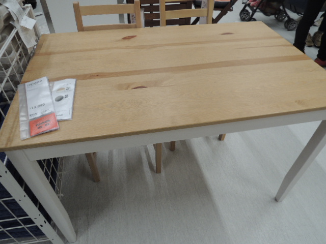 IKEA(イケア）で気になったダイニングテーブル『レールハムン』 | 建具 